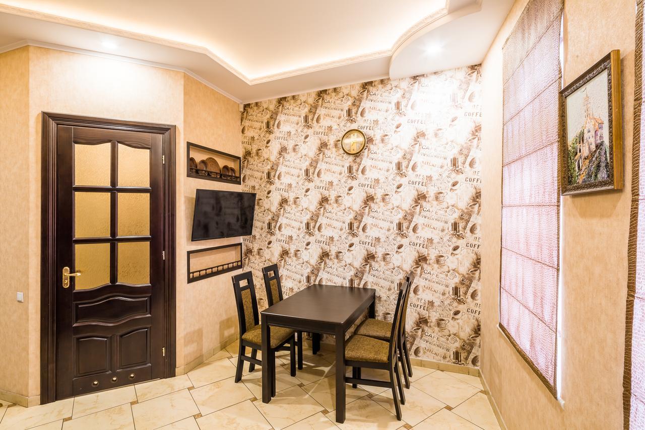 Аpartments On The Square Of Danylo Halytskyi Apartment Lviv Bagian luar foto